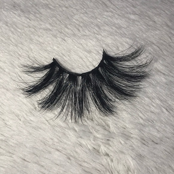 Ellie Lash Co Mink Lashes - Picture 1 of 3
